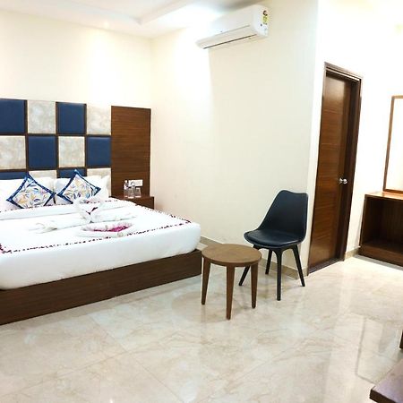 Hotel Vihaan Residency Zirakpur Exterior foto
