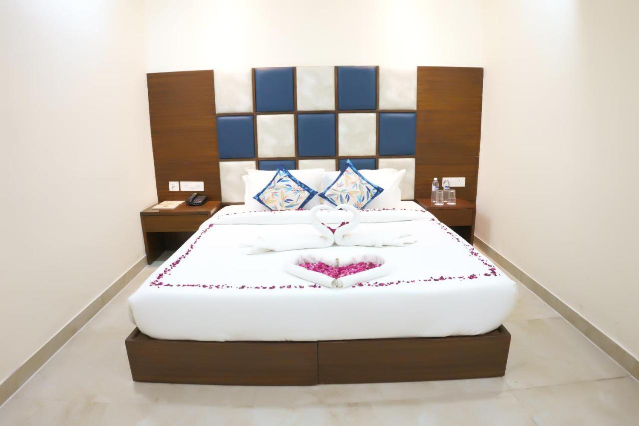 Hotel Vihaan Residency Zirakpur Exterior foto