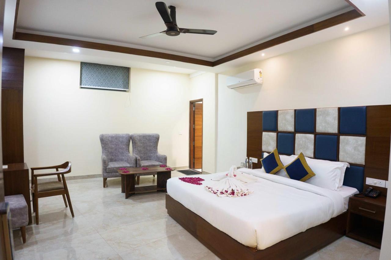 Hotel Vihaan Residency Zirakpur Exterior foto